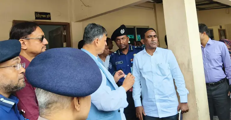 জঙ্গল সলিমপুর এলাকা সরেজমিনে পরিদর্শনে স্বরাষ্ট্রমন্ত্রী